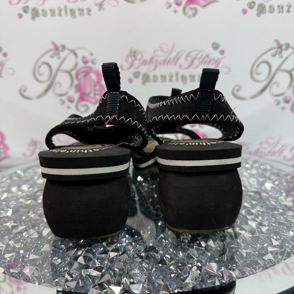 Skechers sandals somethinβelse from sketchers soft Black and White Sandals - Picture 4 of 10